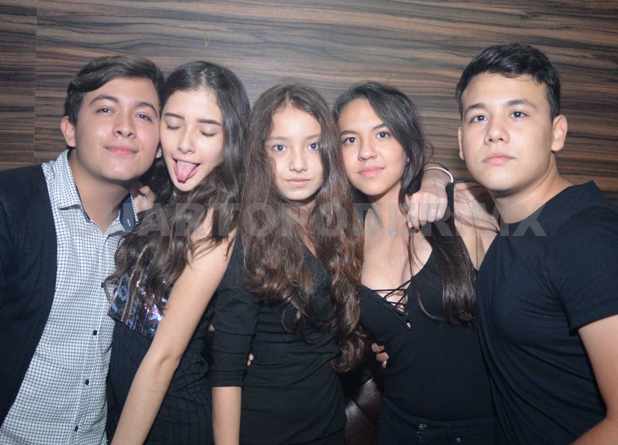 De antro con los amigos