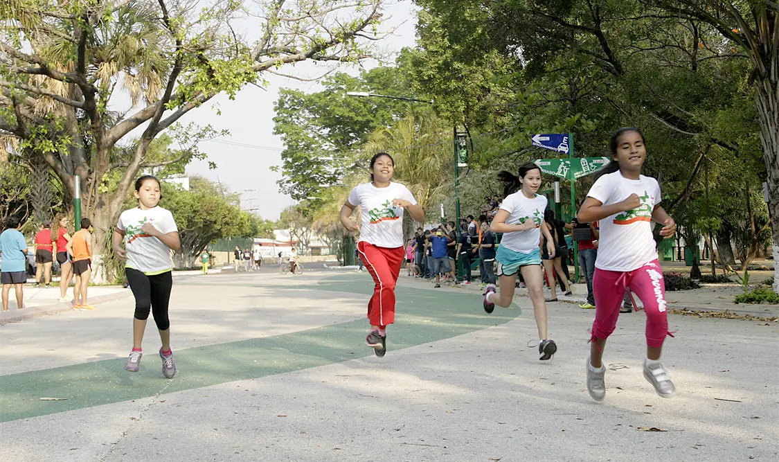 La escuela continúa trabando en la promoción del Atletismo en las diferentes categorías, por lo que la invitación es para el público en general. Guillermo Ramos / CP