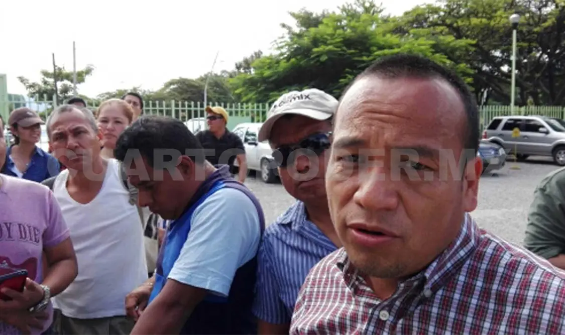 Toman oficinas de la Secretaría de Salud en Tuxtla Gutiérrez