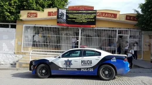 El maestro que quiera laborar tiene las puertas abiertas.