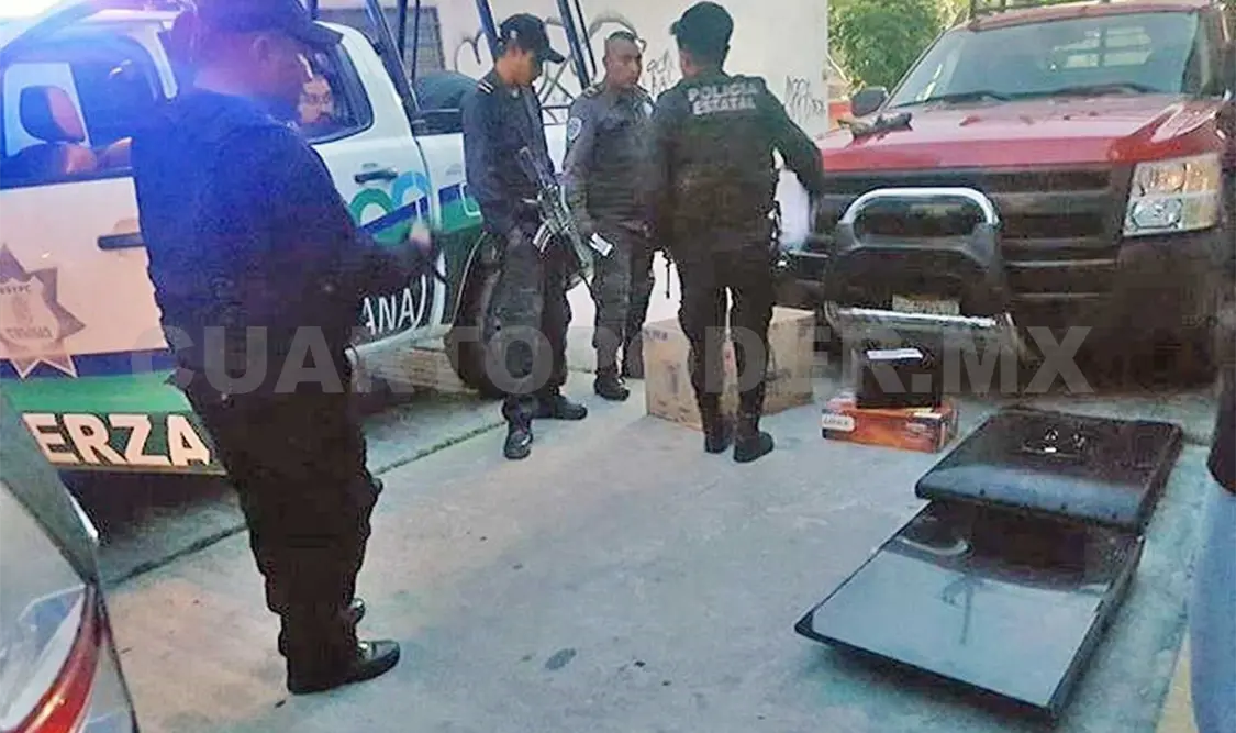 Abandonan en calle caja de seguridad y varios televisores