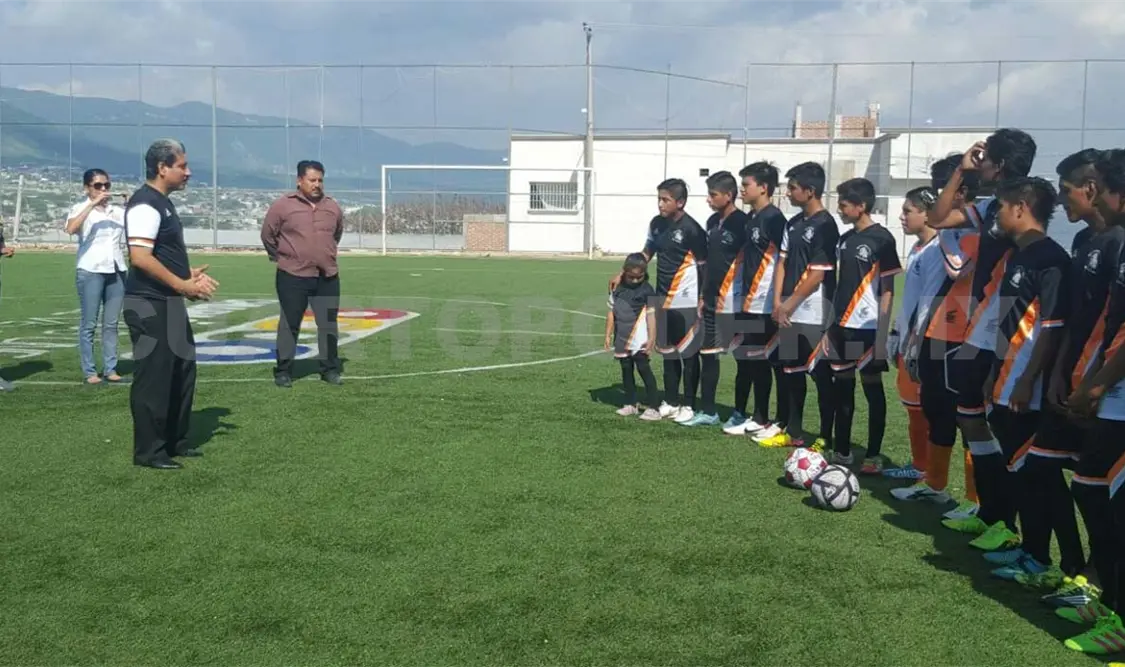 Javin Guzman incentiva la práctica deportiva