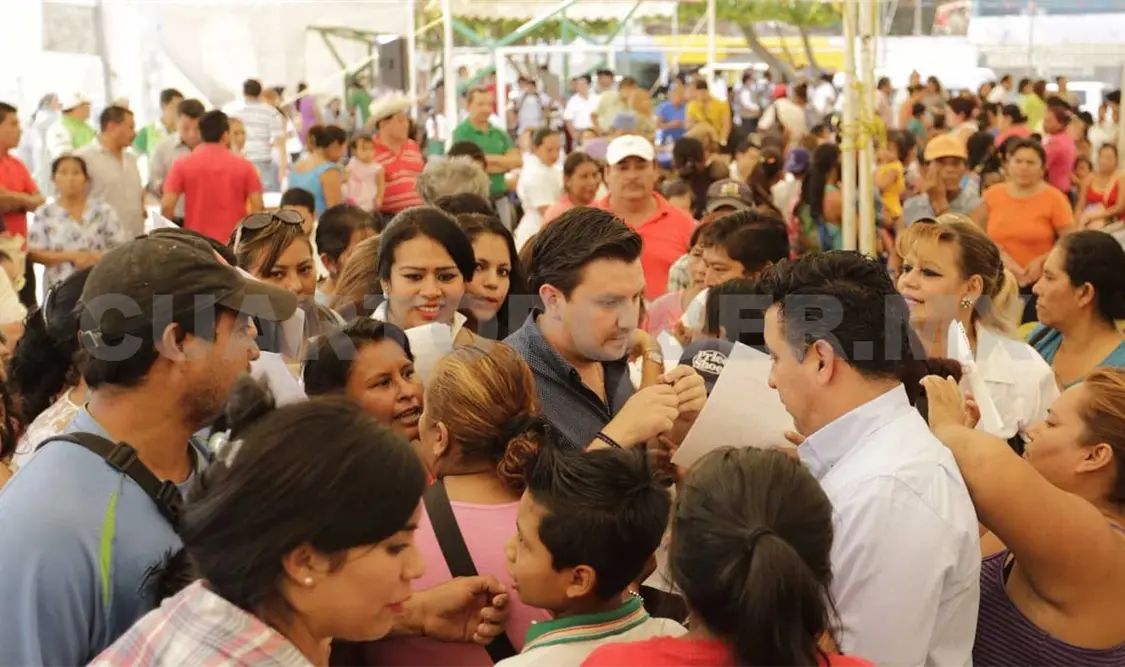 Castellanos, edil que siempre regresa a las colonias de Tuxtla