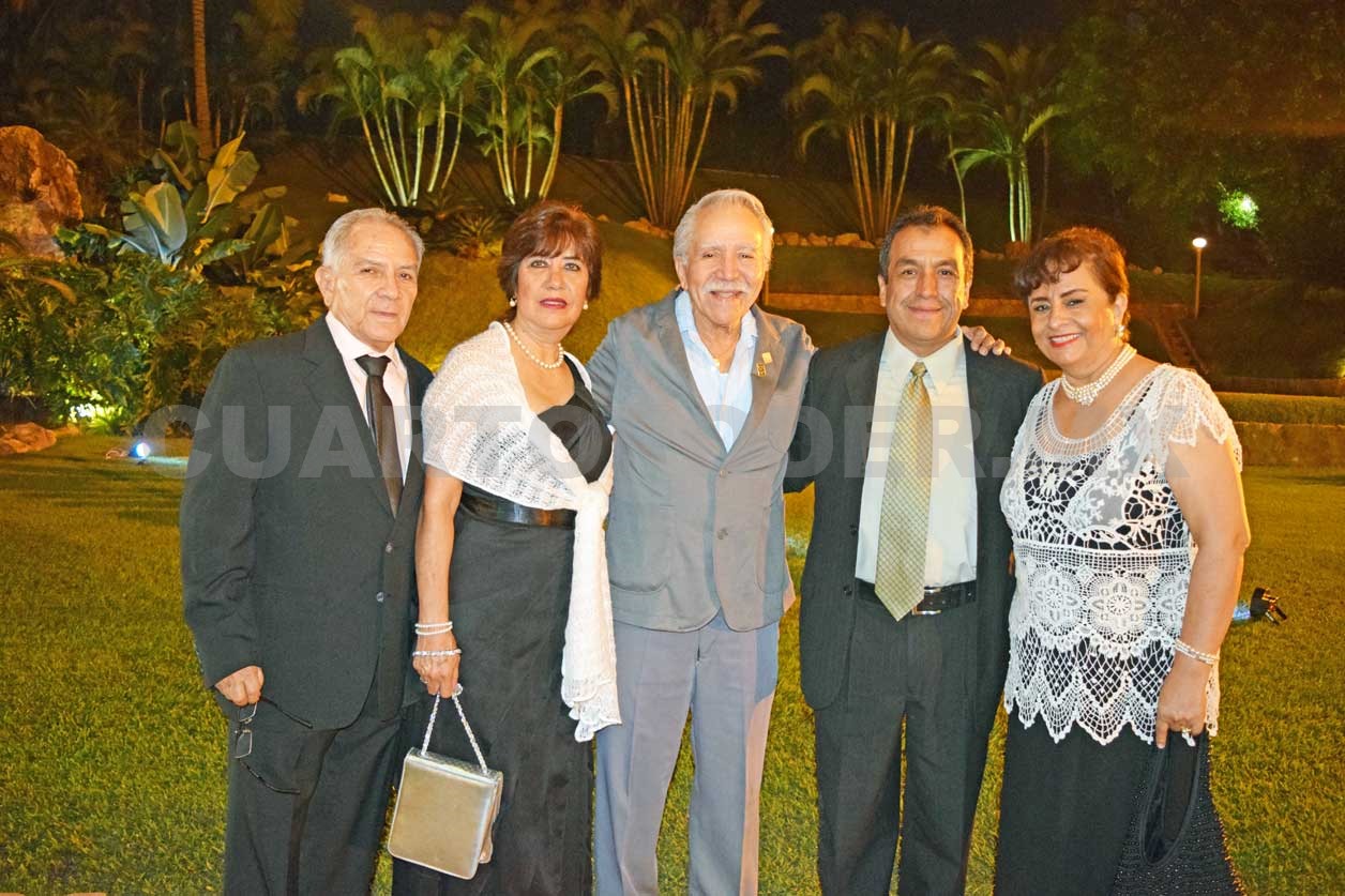 Celebran el 44 aniversario de distinguido colegio
