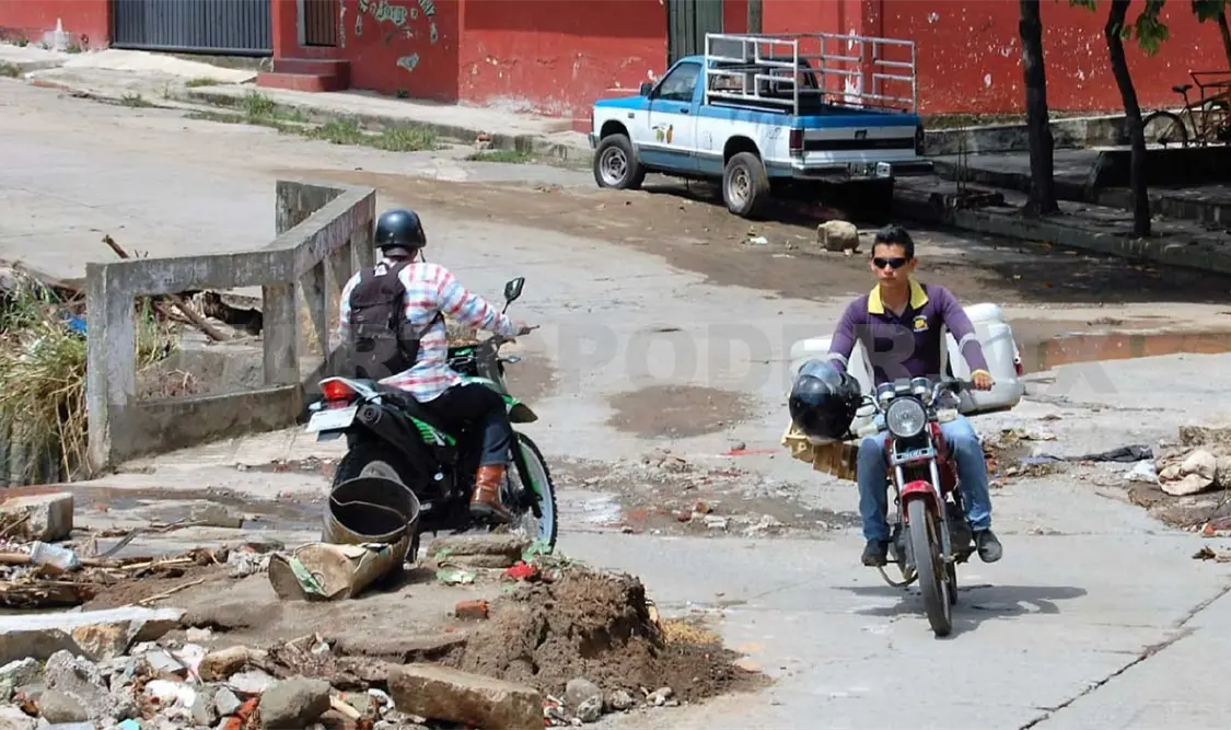 Puentes sobre río Texcuyuapan sin daños pero obsoletos: PC