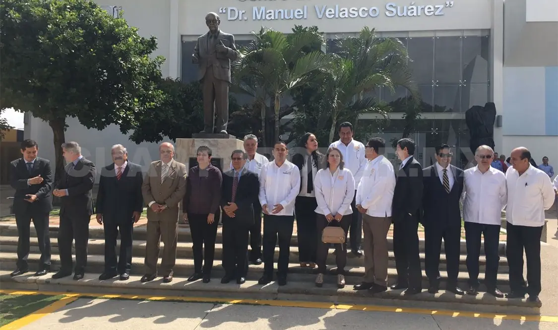 esta medalla evoca el trabajo desarrollado por el doctor Manuel Velasco Suárez