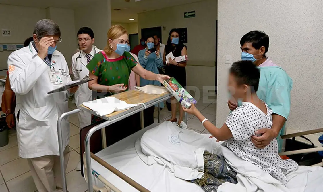 Leticia Coello visita a niños beneficiados del DIF
