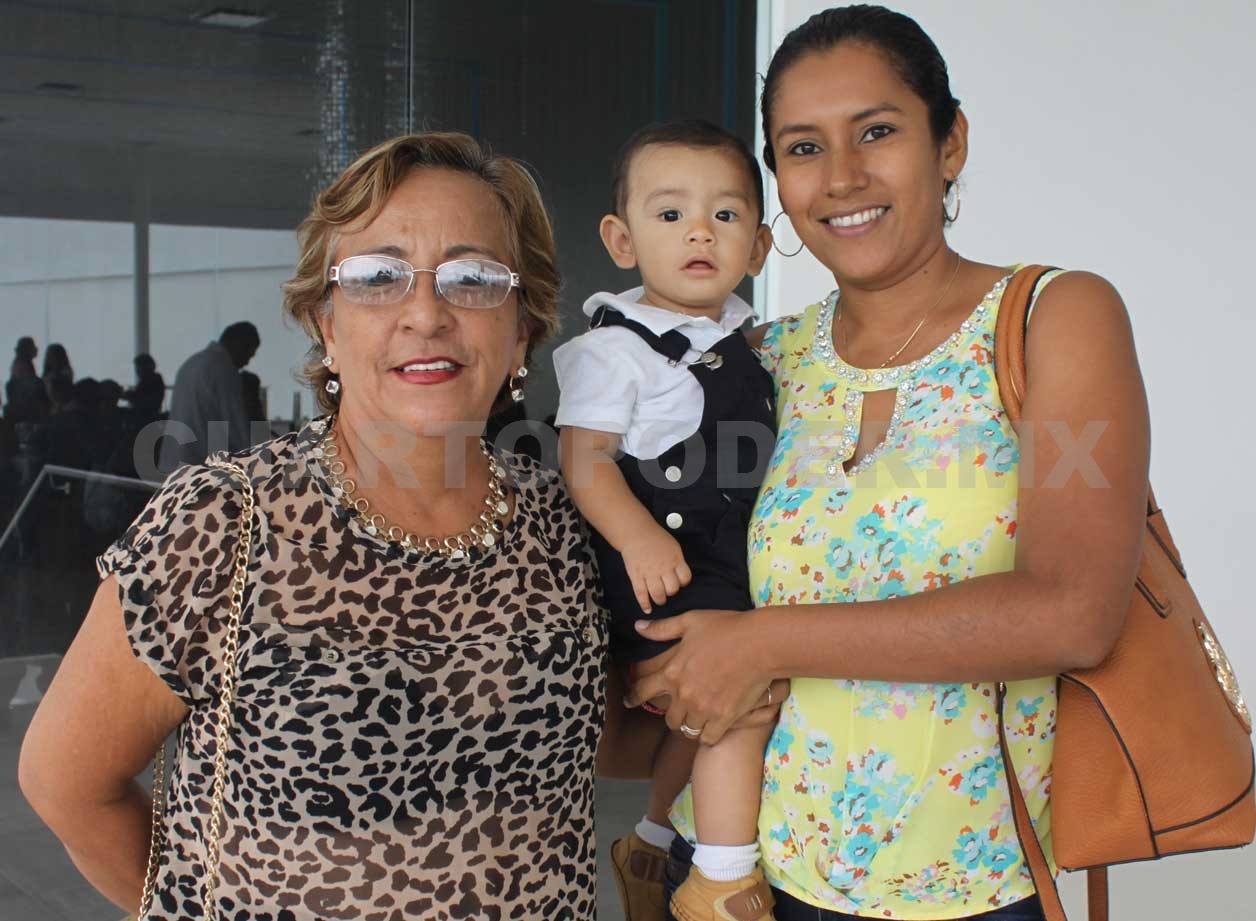 Karla, en espera de Jesús Damián