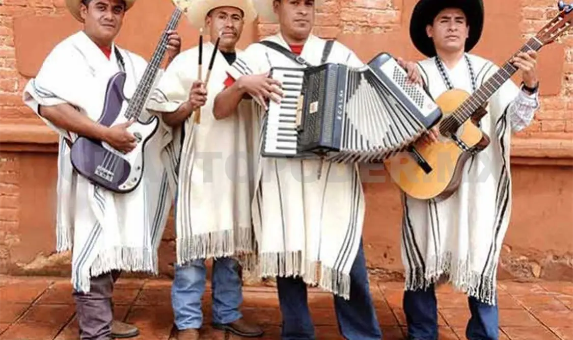 En el sexto Encuentro Nacional de Tradición y Nuevas Rolas, en Oaxaca. Cortesía