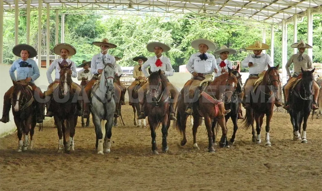 En esta edición se estima la participación de alrededor de 125 escuadrones charros, 90 escaramuzas y 15 charros completos. Cortesía