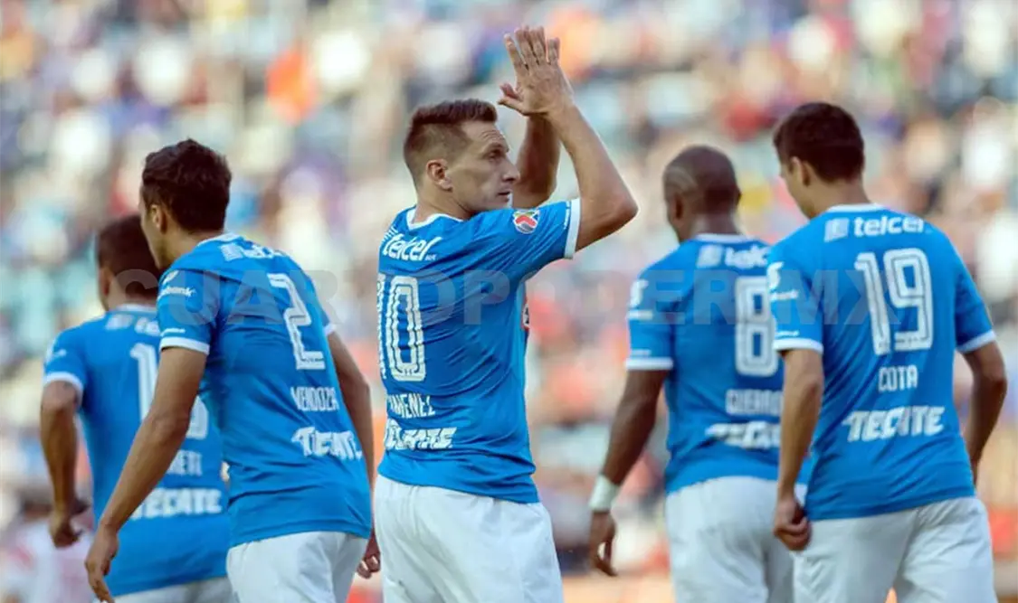 Cruz Azul golea a los Tiburones Rojos