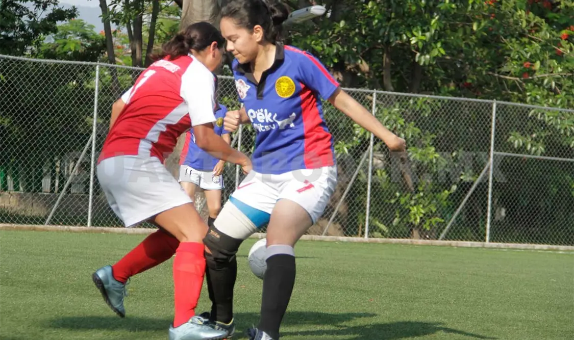 Juventus y Santiago Seguros empataron a cinco goles