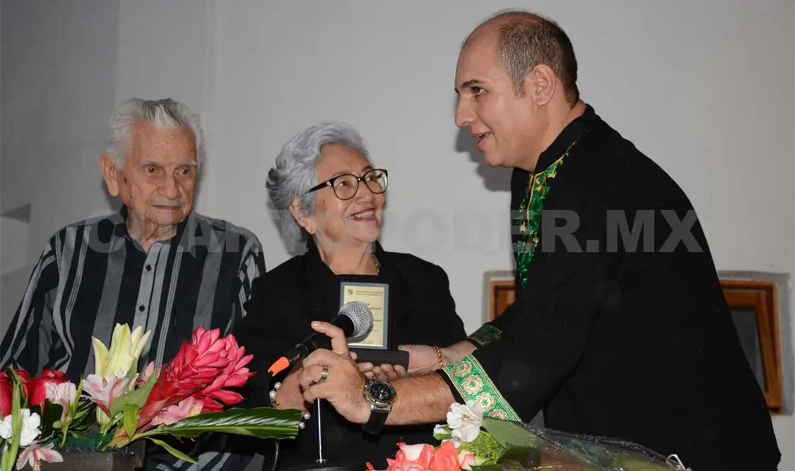 Reconocen a Fernán Pavía y a Yolanda Molina
