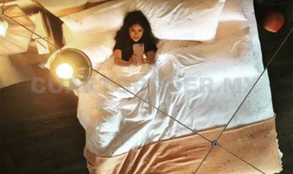 Salma Hayek comparte su cama