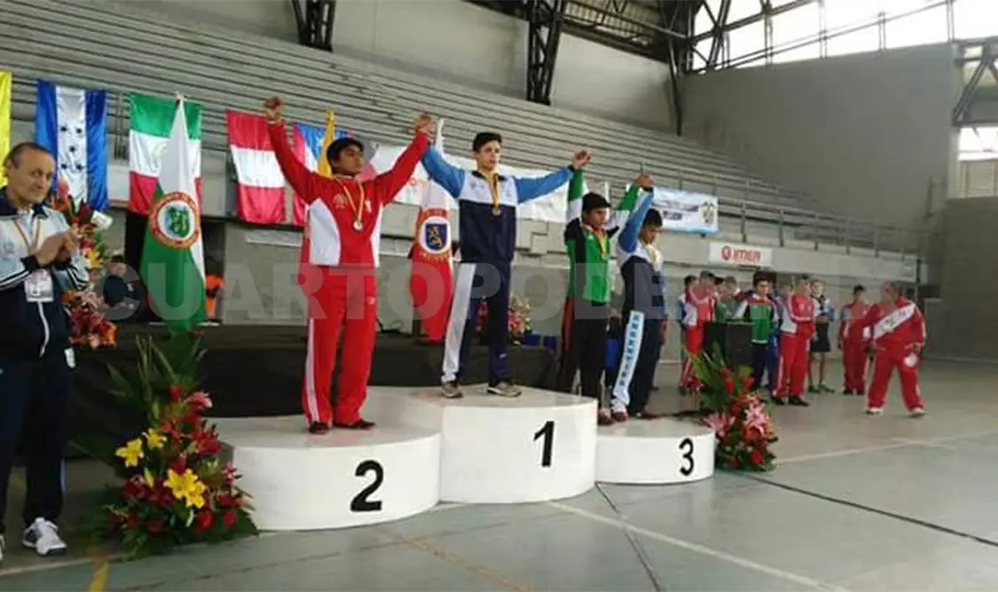 Esli Martínez con bronce en Medellín