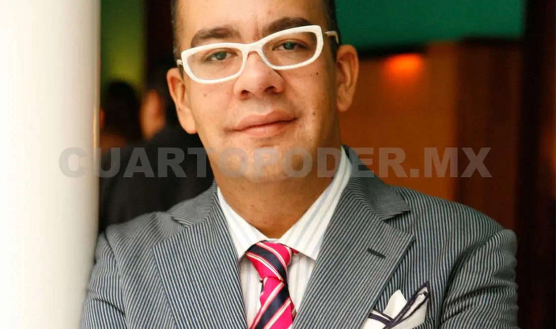 Piden el despido de una amiga de Nicolás Alvarado