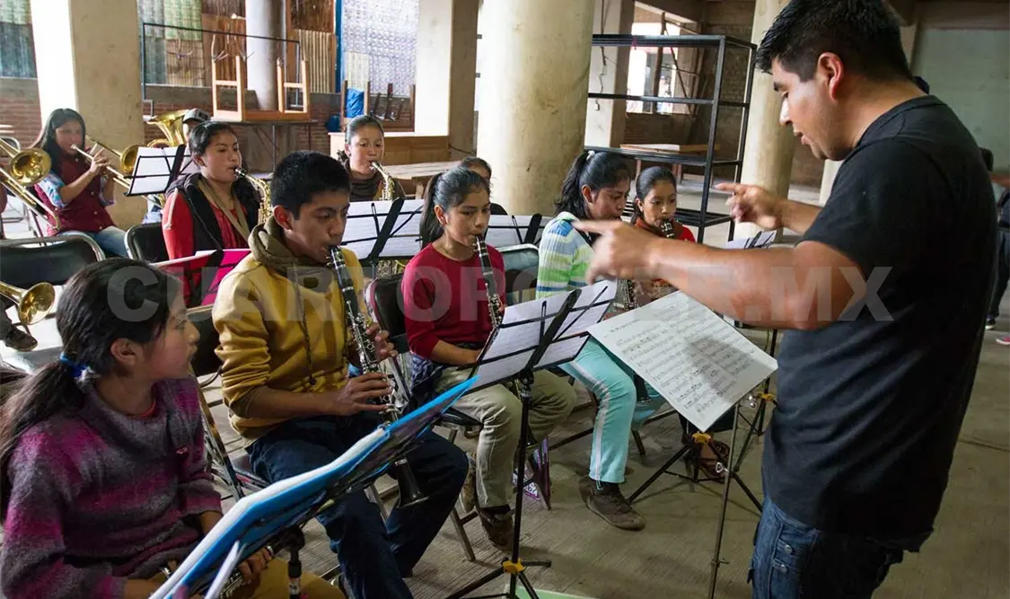 Niños de Santa María, Tlahuitoltepec llevan la música en la sangre