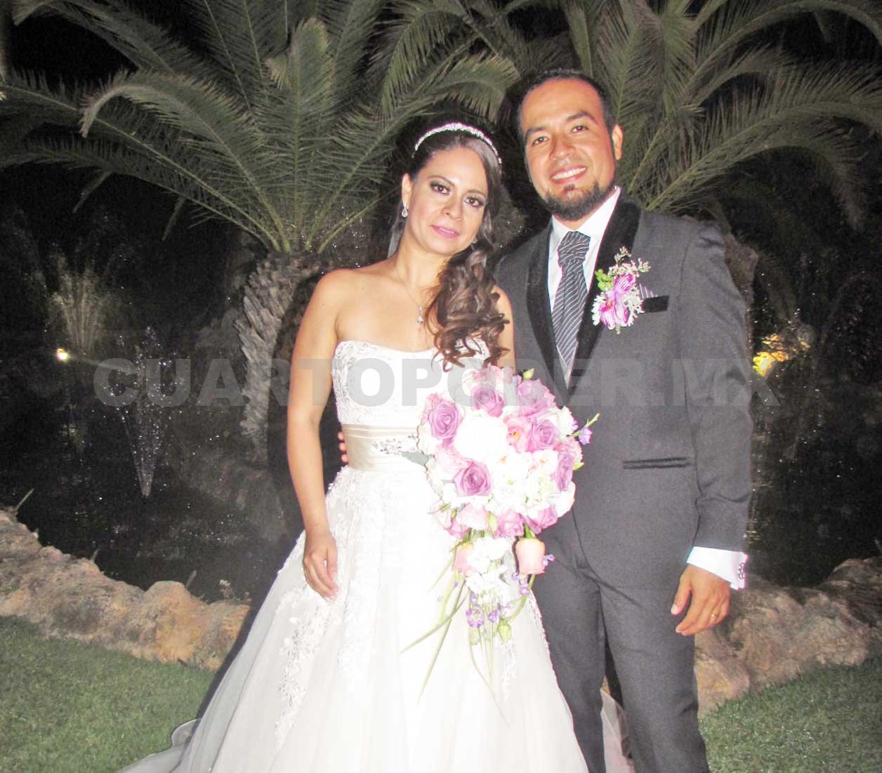 Feliz pareja se une en matrimonio