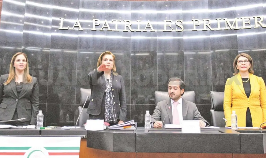 Comparece Arely Gómez, titular de la PGR