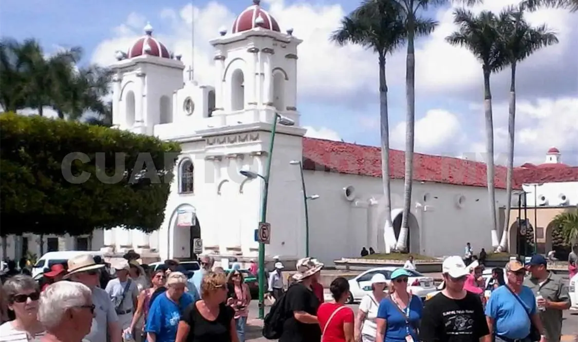 Esperan arribo de 30 mil turistas en cruceros