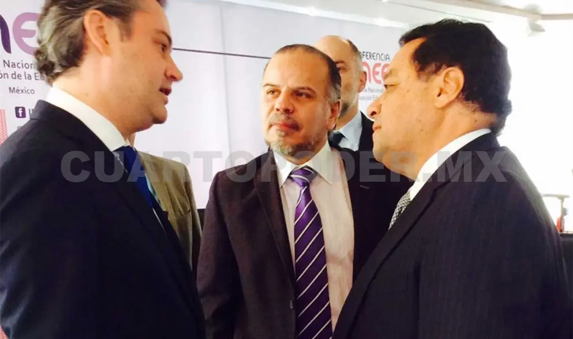 Asiste secretario a sesión del SNEE y el INEE
