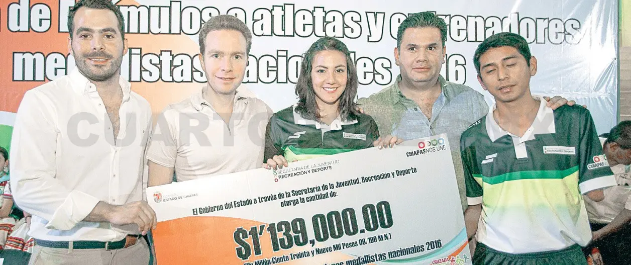 Entrega MVC estímulos a deportistas de alto rendimiento