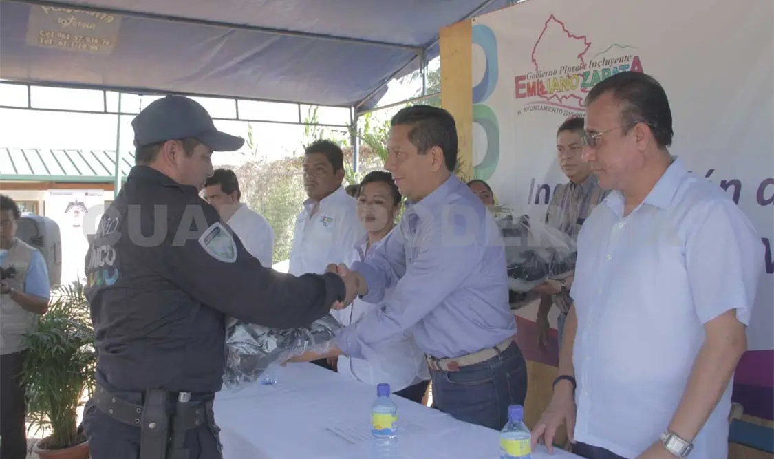 Equipan a Seguridad Pública de Emiliano Zapata