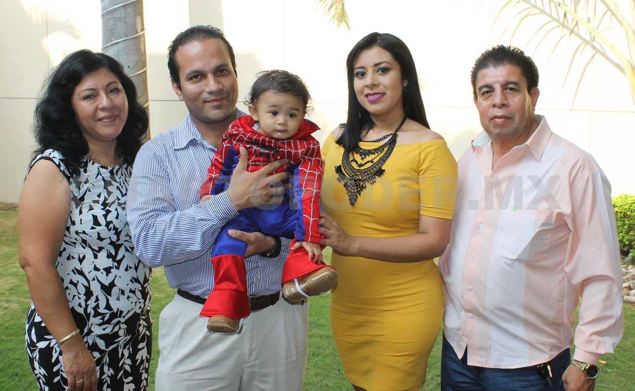 Cumpleaños y bautizo de Gabriel Bayardo