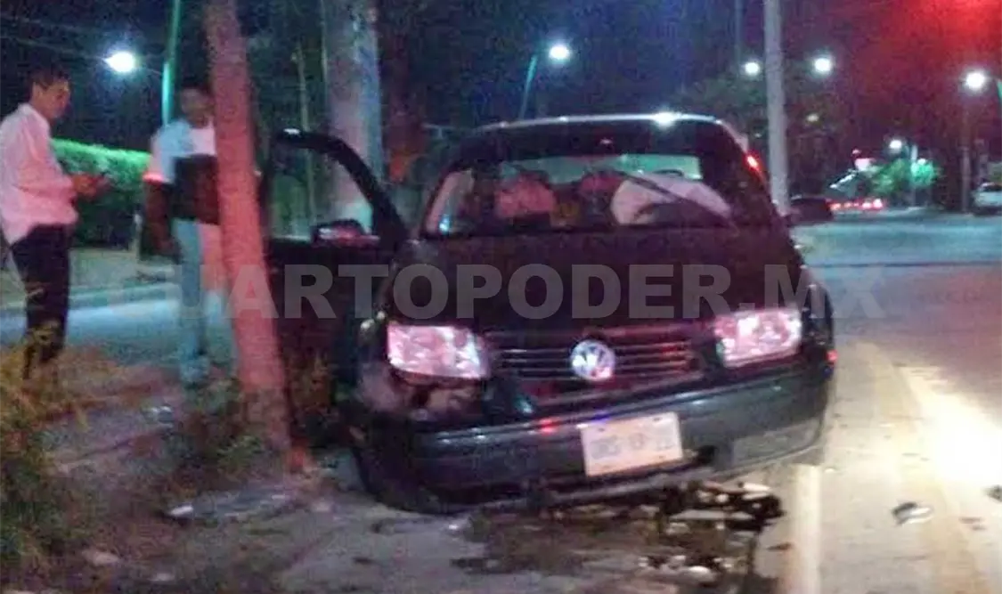 Abandonan Jetta accidentado