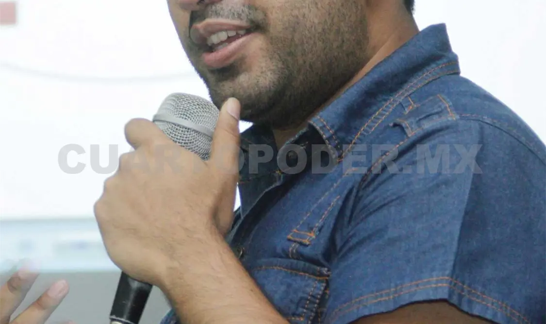 Inició imitando voces, ahora es actor y productor