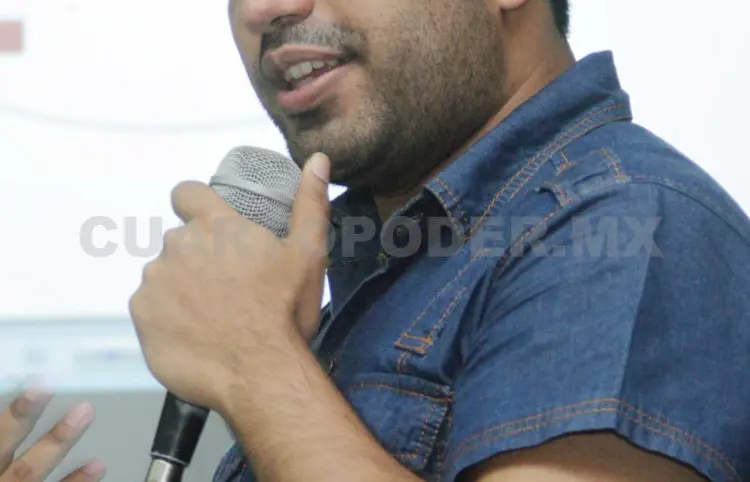 Inició imitando voces, ahora es actor y productor