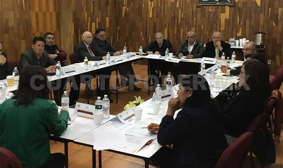 Analizan calidad de programa de Derecho