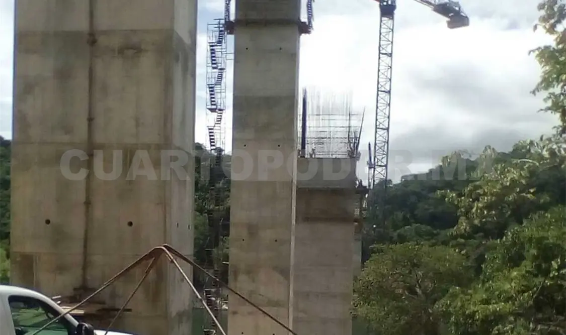 Construcción de puente en atraso