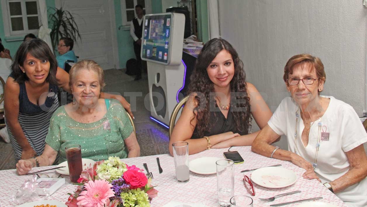 Iliana en espera de Natalia