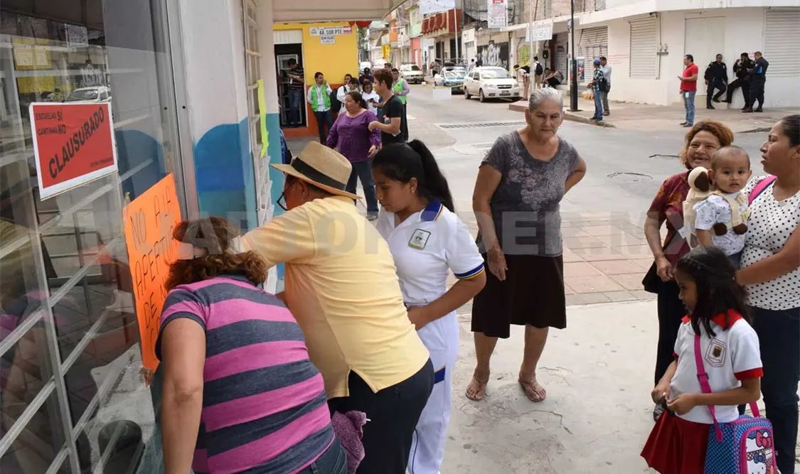 Tuxtlecos protestan por exceso de cantinas