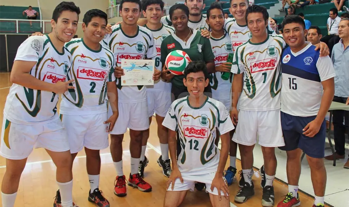 La escuadra del Instituto de Estudios Superiores de Chiapas se proclamó campeona con marcador de 25-21 y 26-24. Octavio Coello/CP