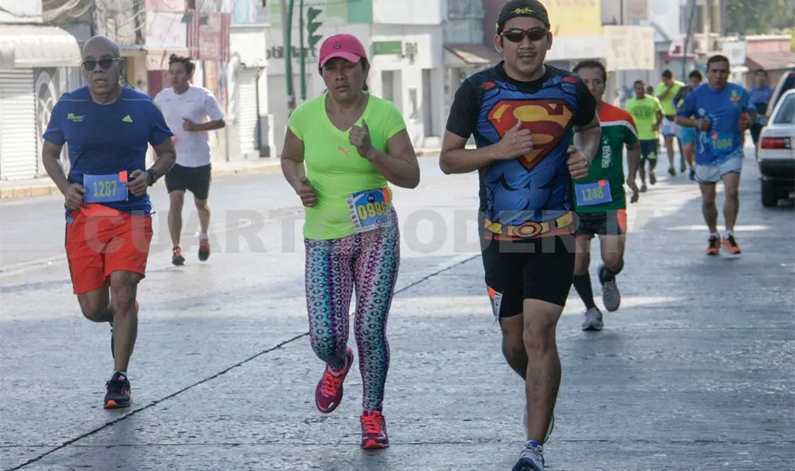 Mil 240 atletas festejaron el Día del Médico