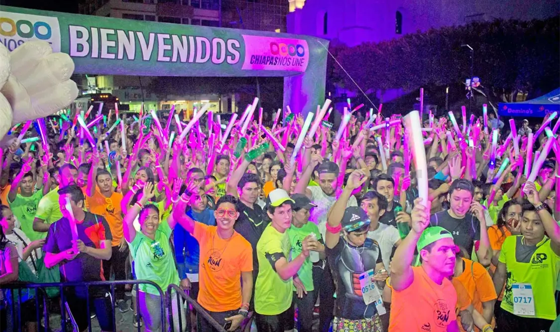 Se corrió la primera edición de Neón Night Run 201