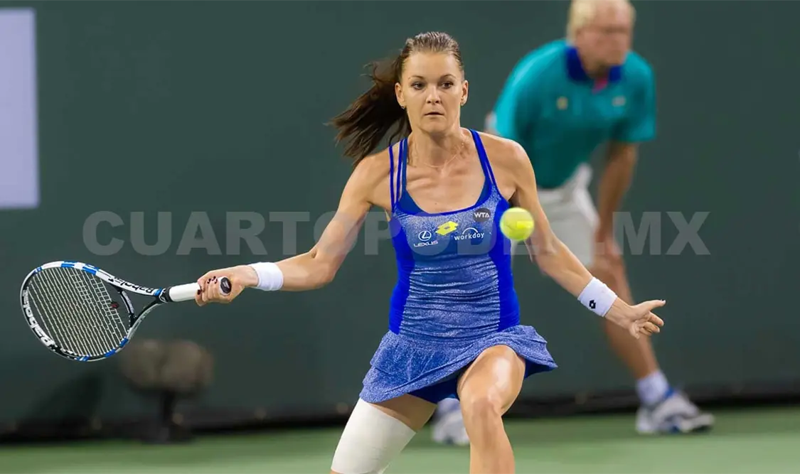 Agnieszka cae en primer duelo