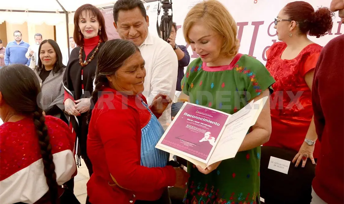 Premian a participantes del Concurso Estatal de Artesanías