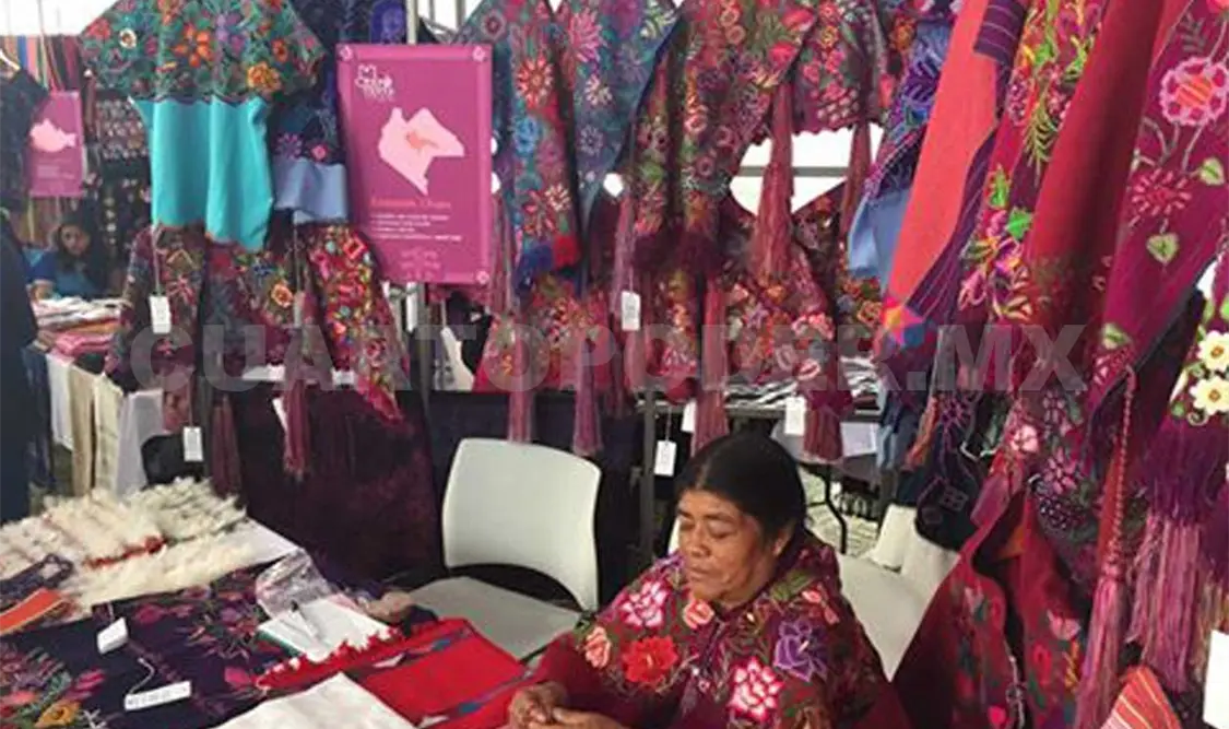 Presentan taller de arte textil