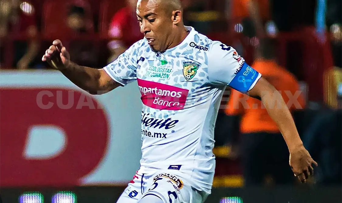 Jaguares separa a tres jugadores