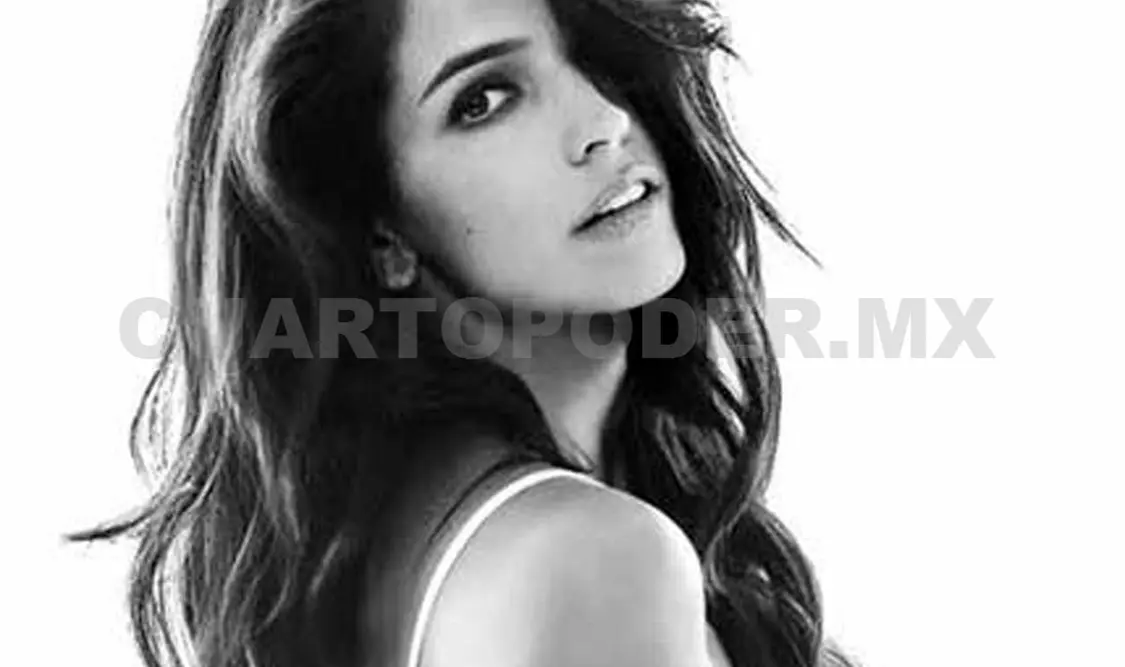 Bárbara de Regil se destapa en las redes