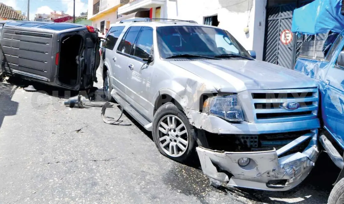 Intentan asaltar a empleados de gasolinero