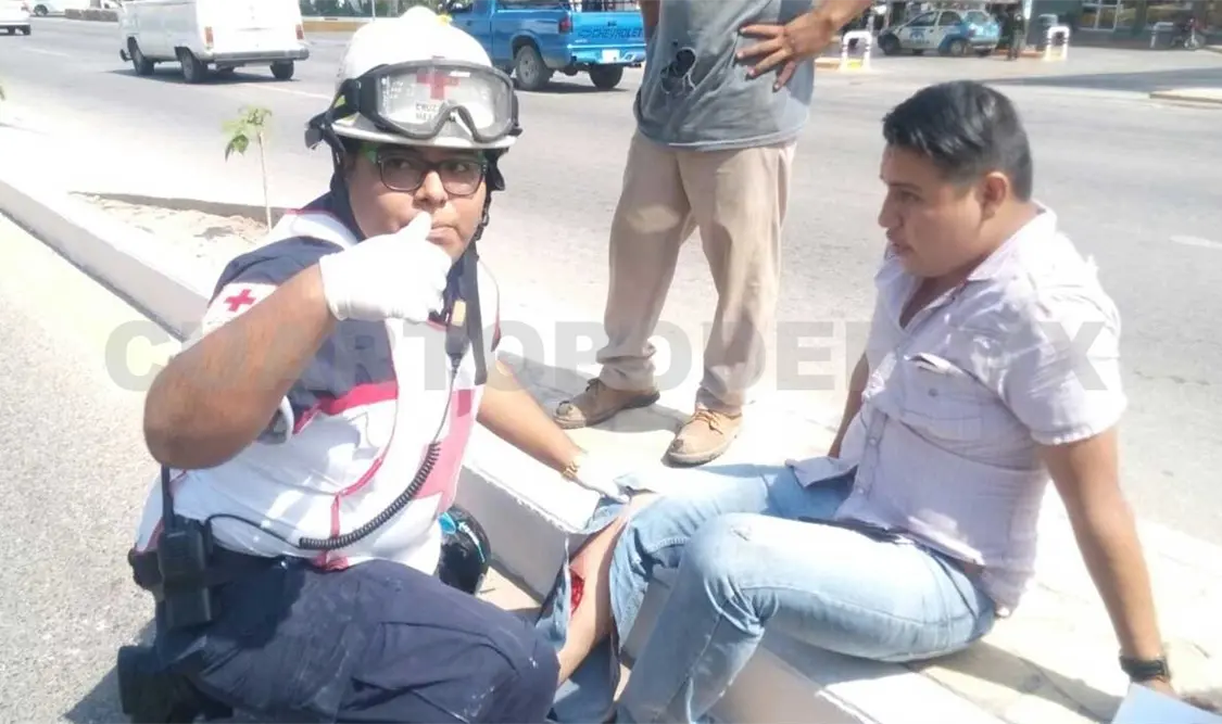 Motociclista choca contra Estaquitas
