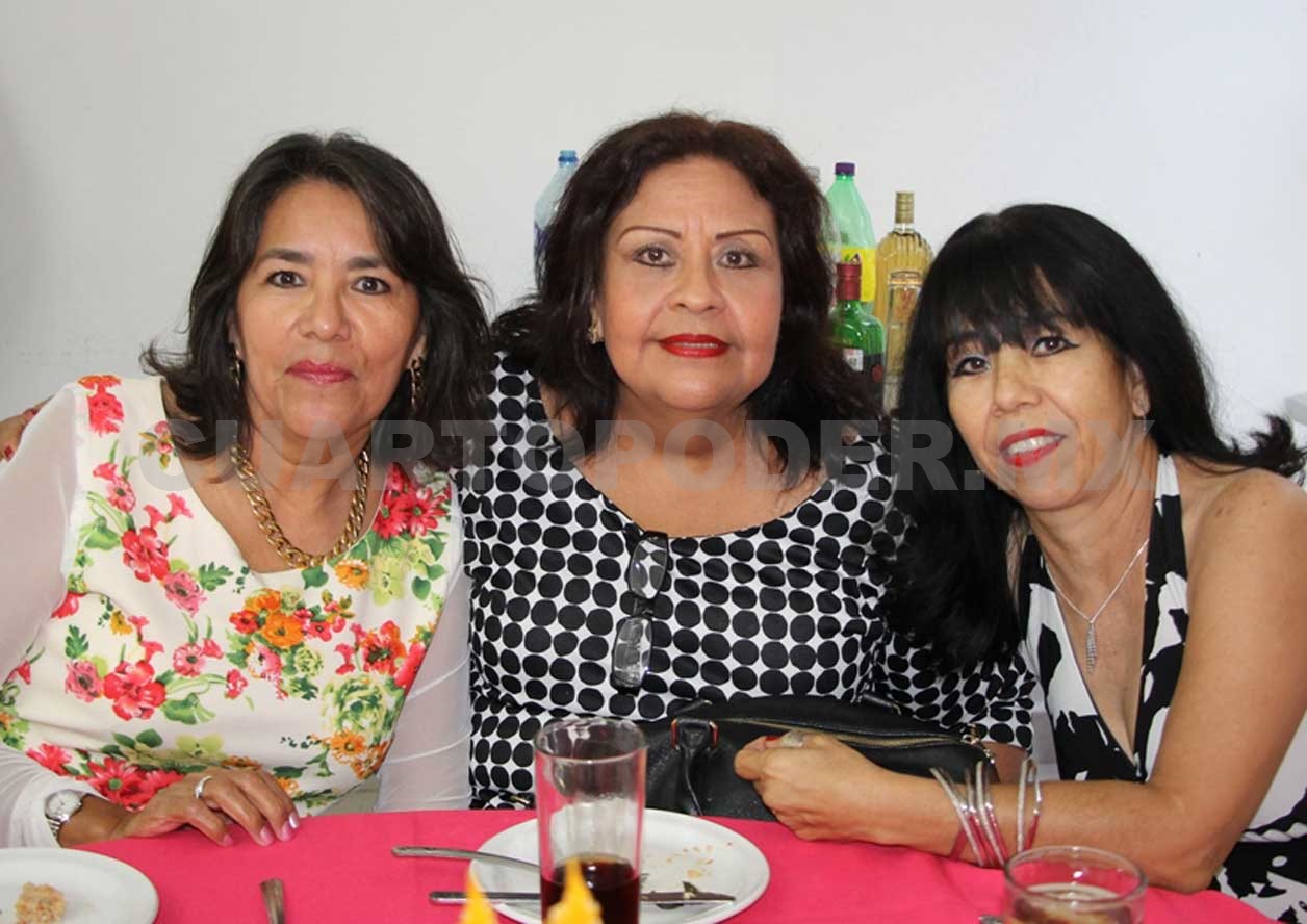 Festejan con Paty su jubilación