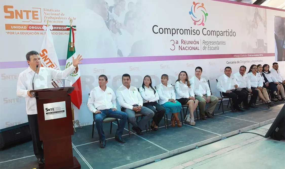 El líder del gremio, Juan Díaz de la Torre, participó en la Tercera Reunión Nacional con Representantes de Escuela, en el municipio de Arteaga, Coahuila. Agencias