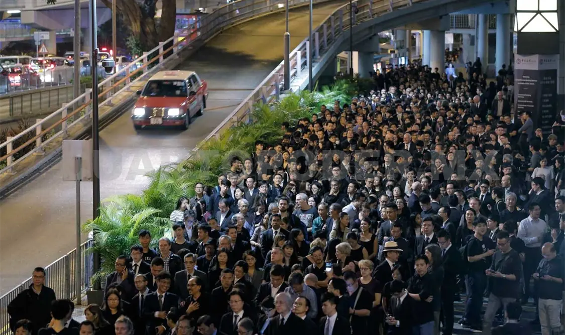 Miles de abogados protestan en Hong Kong