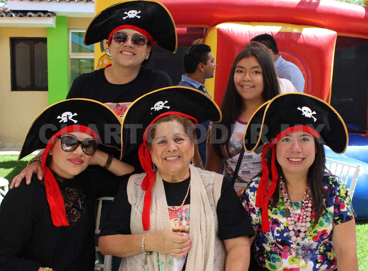 Óscar y Mauricio festejaron al estilo pirata