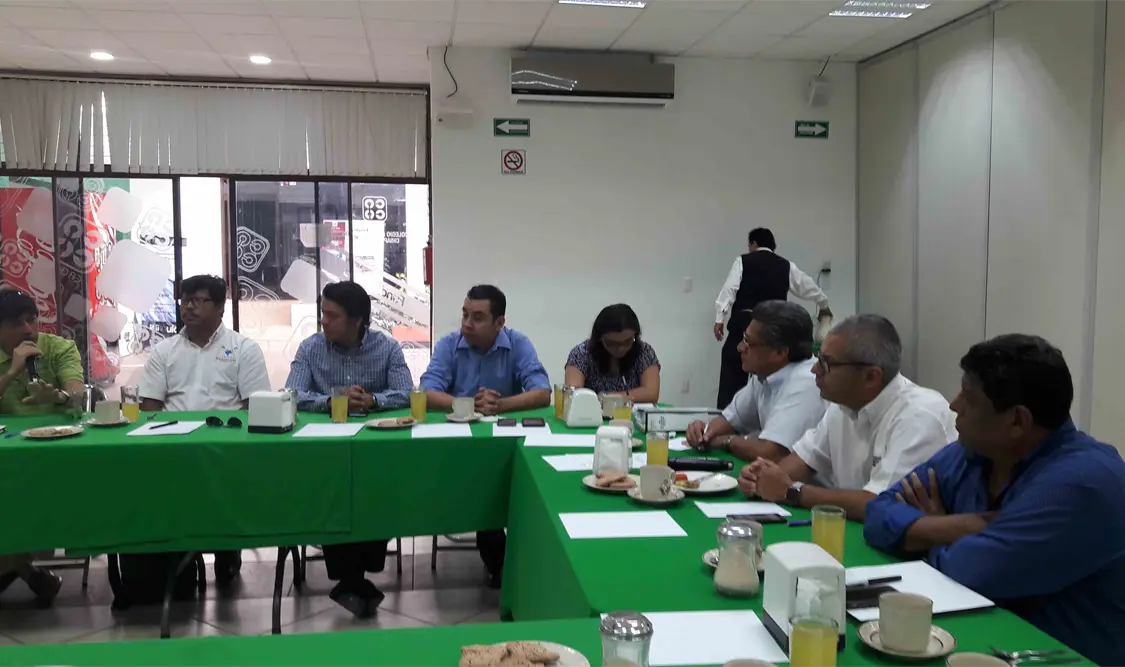 Presidentes de colegios de la capital chiapaneca y Tapachula se reunieron para tocar temas de agenda. Diana Ramírez / CP.